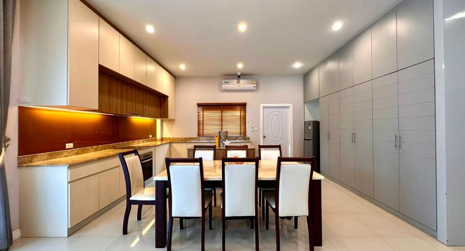 For sale 3 bedrooms house in Huay Yai, Pattaya
