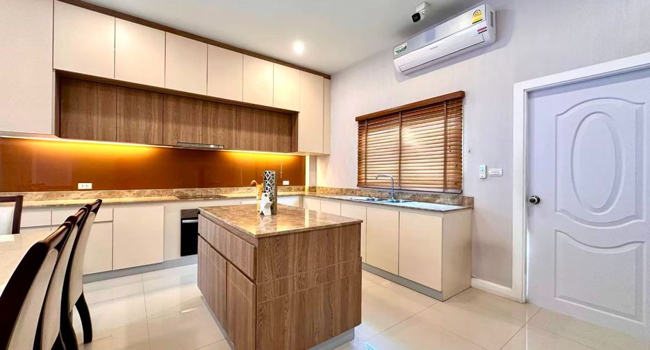For sale 3 bedrooms house in Huay Yai, Pattaya