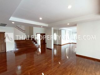 出租 5 卧室 独立屋 在 Pak Kret, Nonthaburi