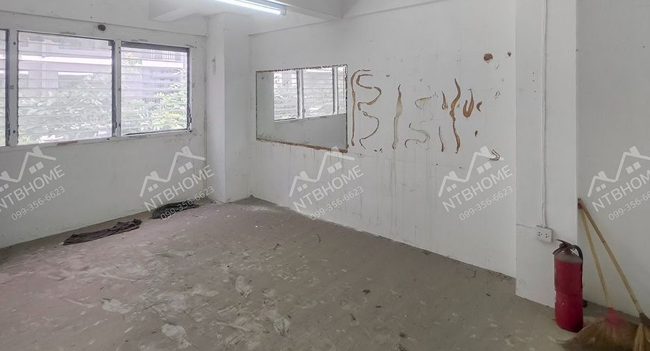 Gewerbefläche zur Miete und zum Kauf in Lak Si, Bangkok