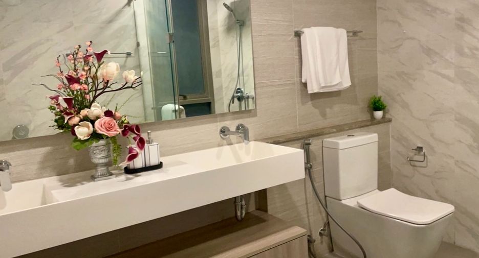 For rent 3 bedrooms condo in Watthana, Bangkok