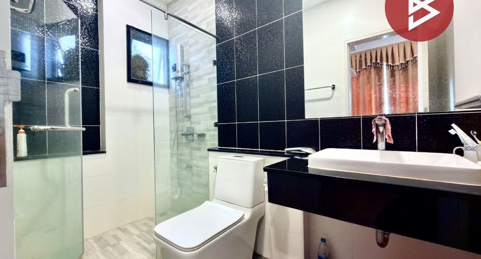 Продажа 3 спальни дом в Mueang Chon Buri, Чонбури