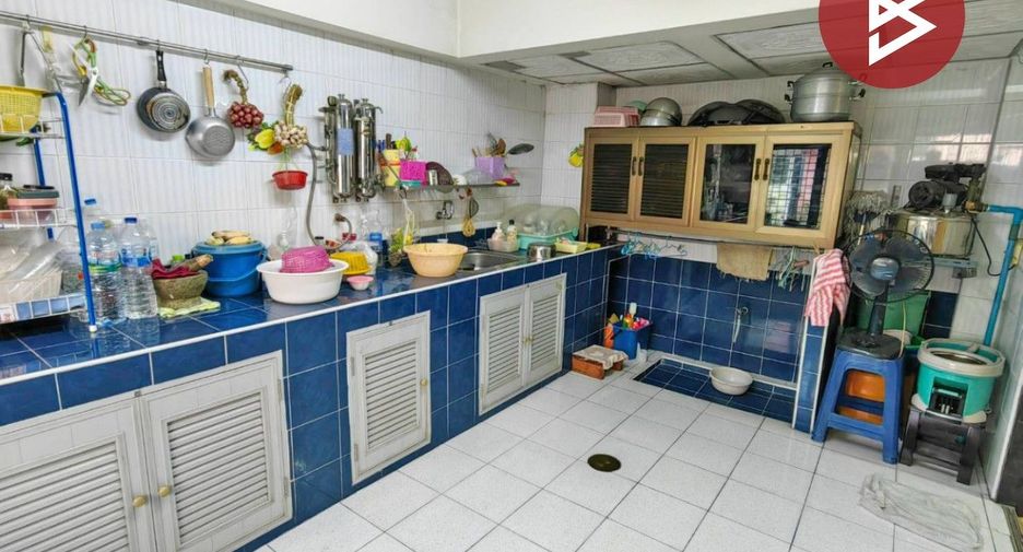 Продажа 4 спальни торговое помещение в Банг Кхун Тхиан, Бангкок