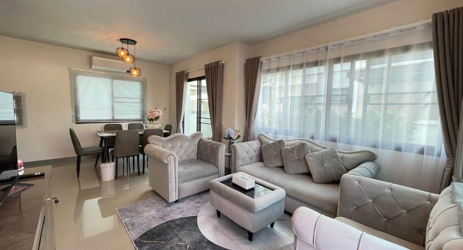 For rent 3 bedrooms house in San Kamphaeng, Chiang Mai