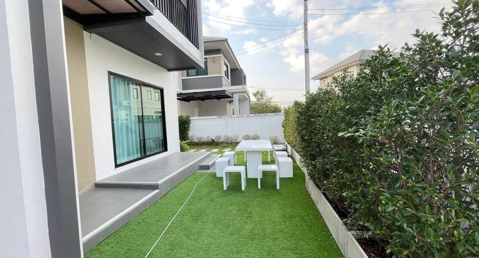For rent 3 bedrooms house in San Kamphaeng, Chiang Mai
