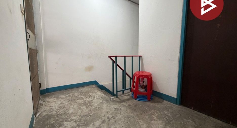 Casa adosada en venta de 2 habitaciones en Mueang Lop Buri, Lopburi