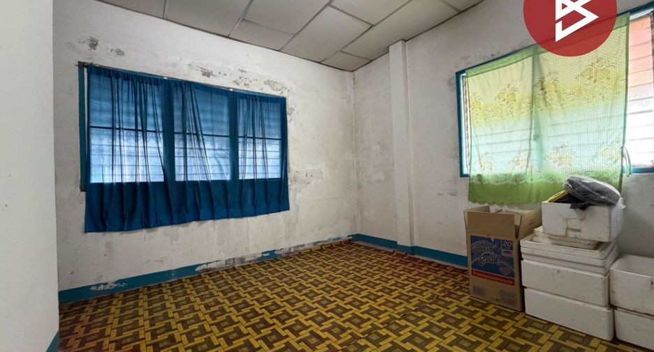 Casa adosada en venta de 2 habitaciones en Mueang Lop Buri, Lopburi