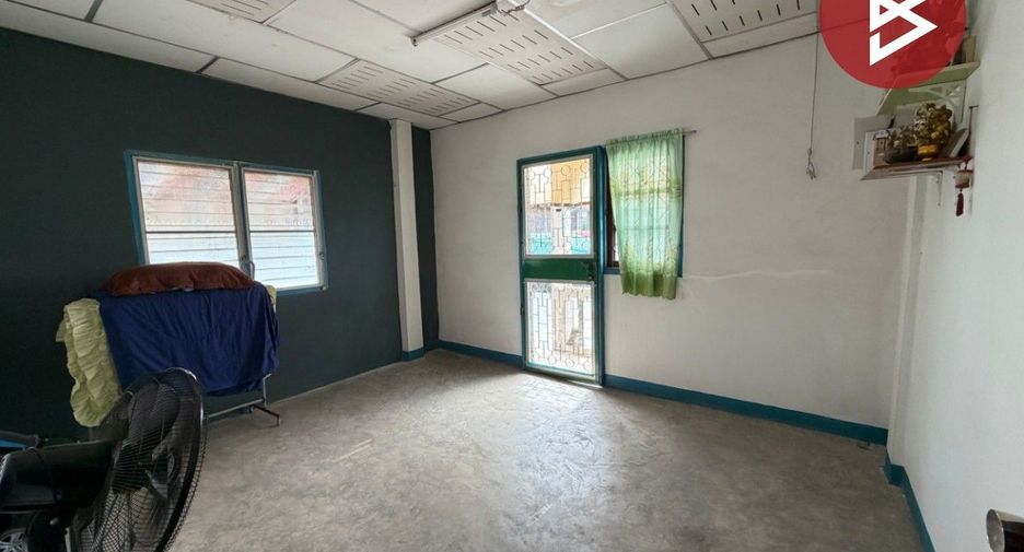 Casa adosada en venta de 2 habitaciones en Mueang Lop Buri, Lopburi