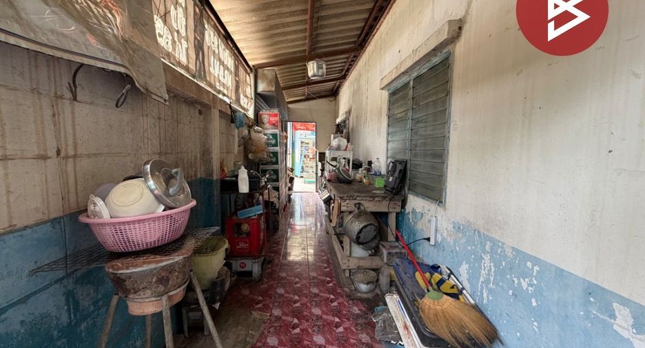 Casa adosada en venta de 2 habitaciones en Mueang Lop Buri, Lopburi