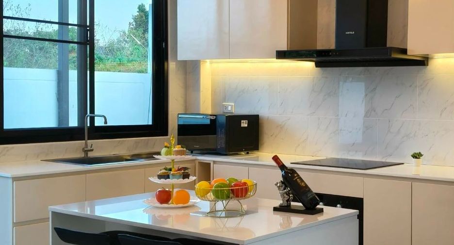 Продажа 4 спальни дом в Банг Ламунг, Чонбури