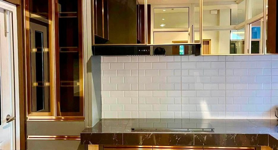 For rent 4 bedrooms house in Mueang Chiang Mai, Chiang Mai