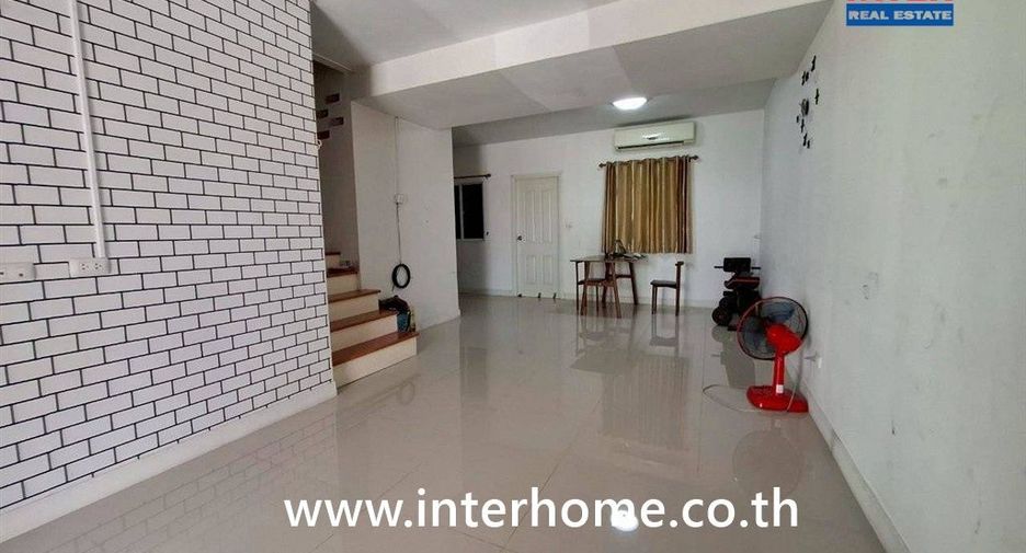 À vendre 3 chambres maison de ville à Bang Bua Thong, Nonthaburi