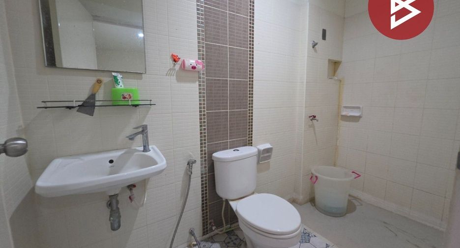 For sale 3 bedrooms townhouse in Phan Thong, Chonburi