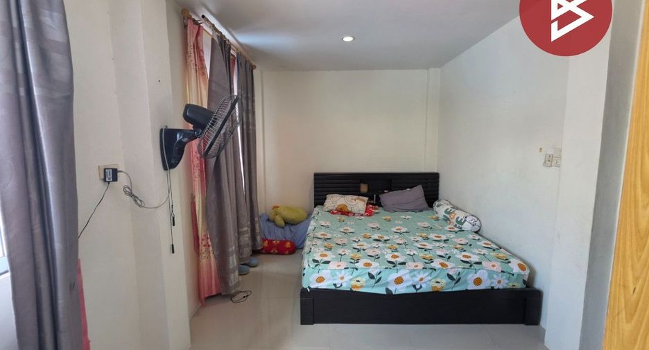 For sale 3 bedrooms townhouse in Phan Thong, Chonburi