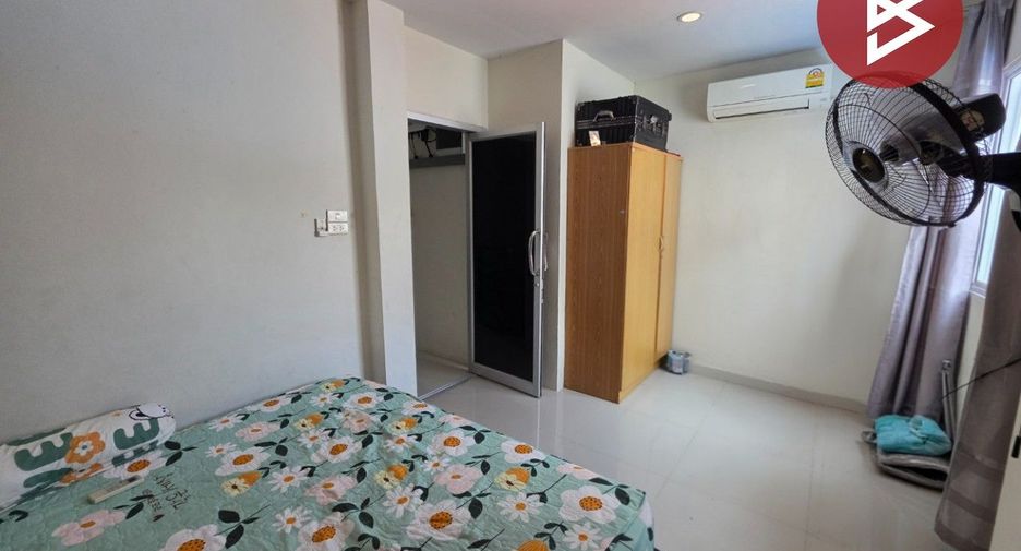 For sale 3 bedrooms townhouse in Phan Thong, Chonburi