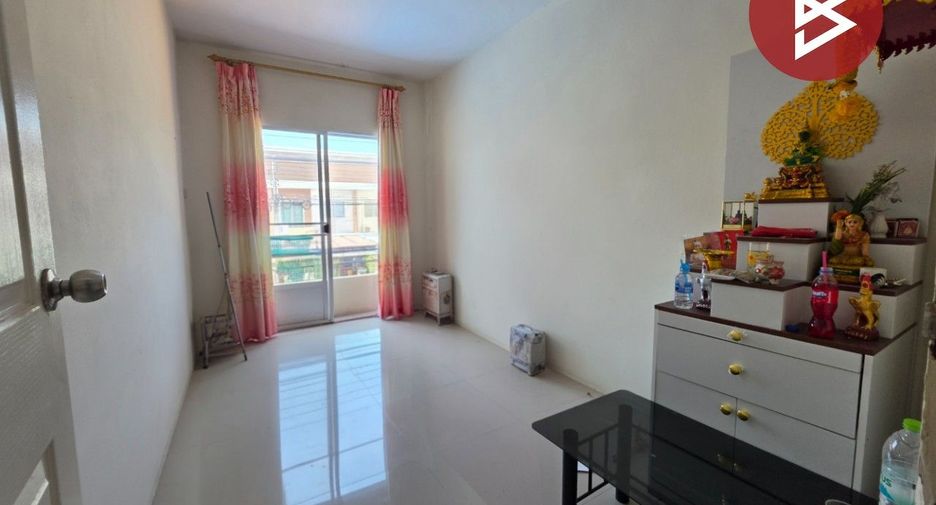 For sale 3 bedrooms townhouse in Phan Thong, Chonburi