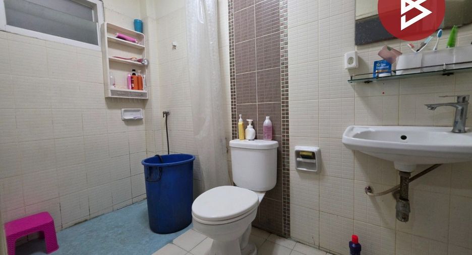 For sale 3 bedrooms townhouse in Phan Thong, Chonburi