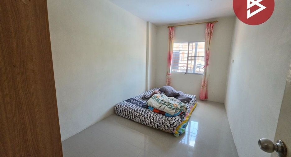 For sale 3 bedrooms townhouse in Phan Thong, Chonburi