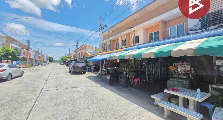 For sale 3 bedrooms townhouse in Phan Thong, Chonburi