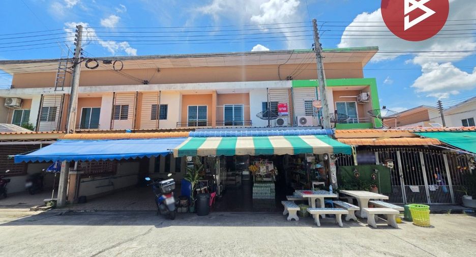 For sale 3 bedrooms townhouse in Phan Thong, Chonburi
