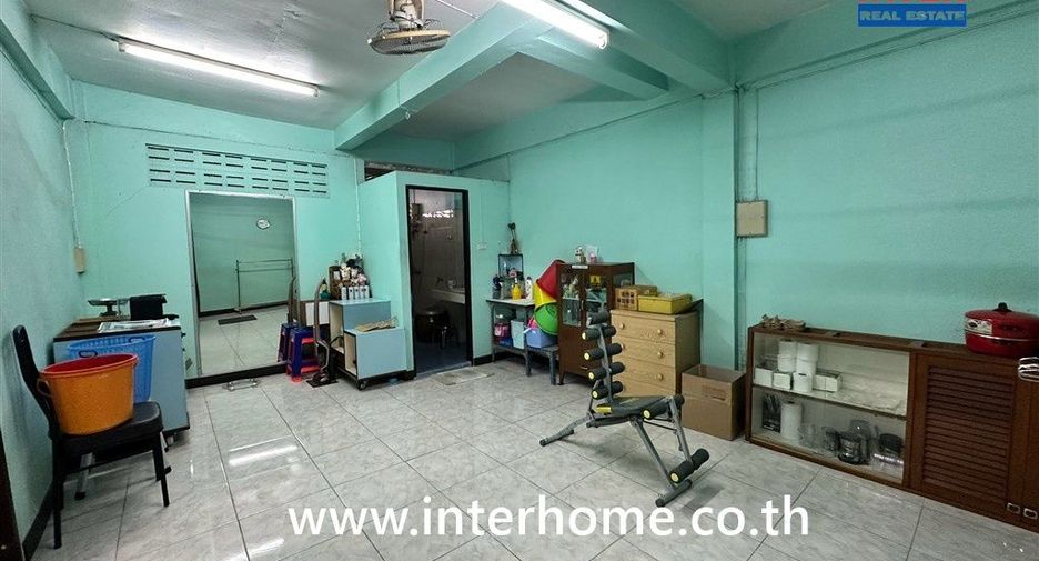 Local comercial en venta de 4 habitaciones en Khlong San, Bangkok