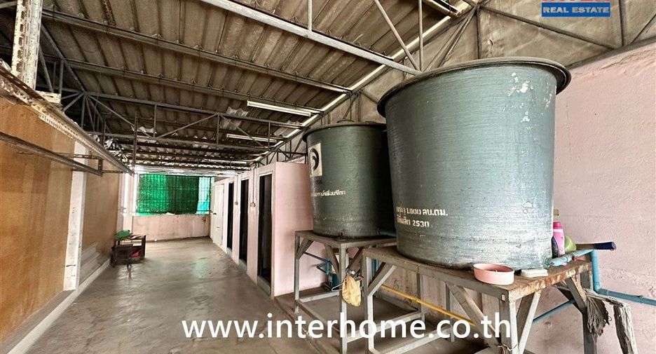 Local comercial en venta de 4 habitaciones en Khlong San, Bangkok