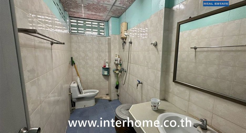 Local comercial en venta de 4 habitaciones en Khlong San, Bangkok