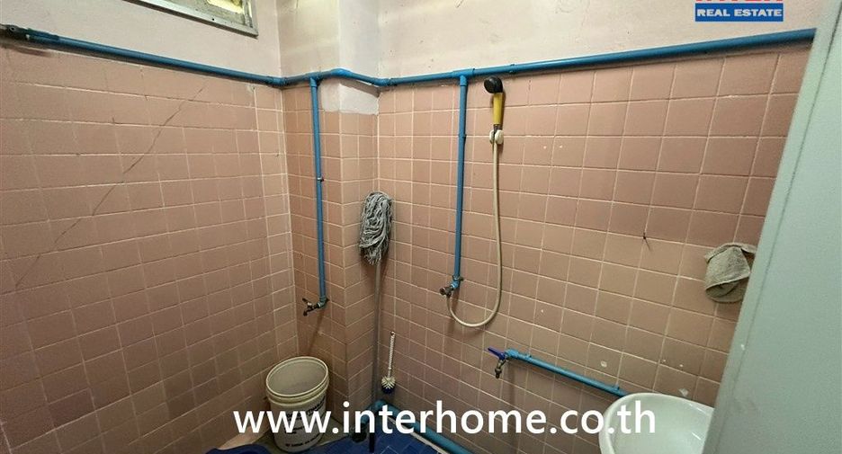 Local comercial en venta de 4 habitaciones en Khlong San, Bangkok