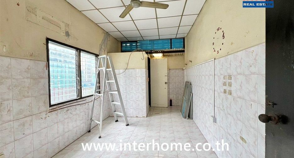 For sale 10 bedrooms house in Khan Na Yao, Bangkok