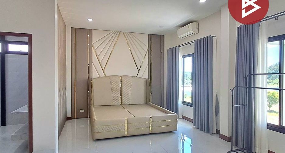 出售 5 卧室 独立屋 在 Si Racha, Chon Buri