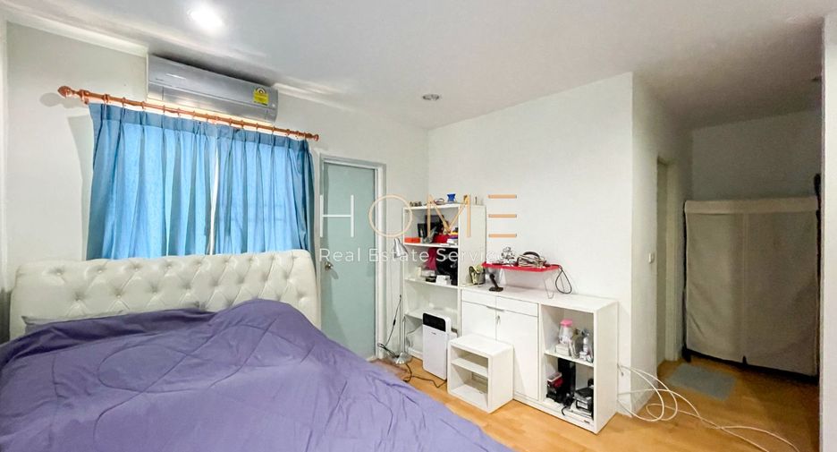 For sale 3 bedrooms townhouse in Bang Kapi, Bangkok