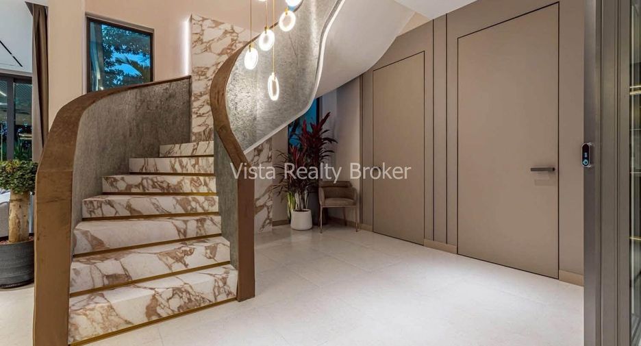 For sale 7 bedrooms villa in Jomtien, Pattaya