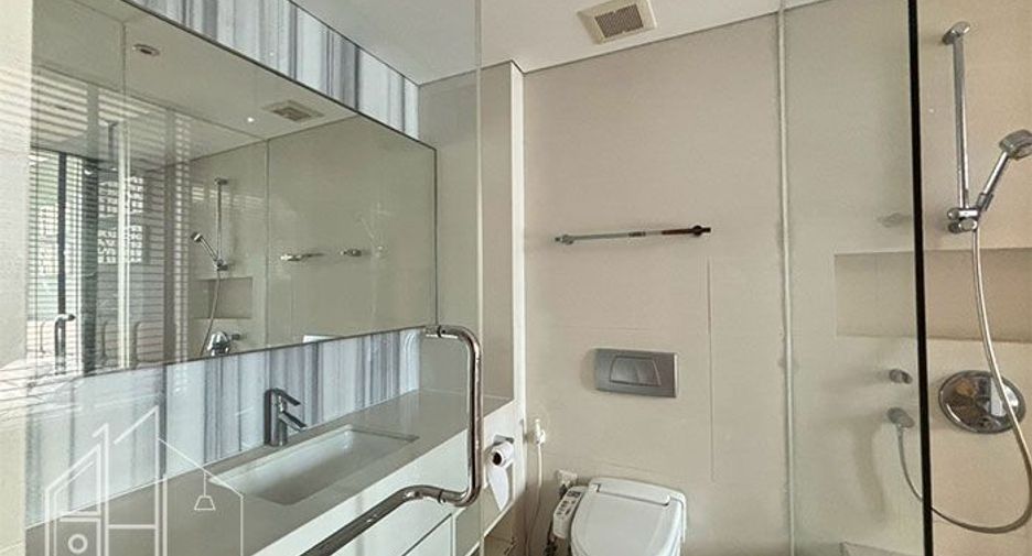 For rent 1 bed condo in Khlong Toei, Bangkok