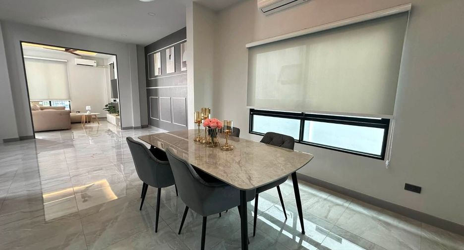 For rent 4 bedrooms house in Mueang Chiang Mai, Chiang Mai