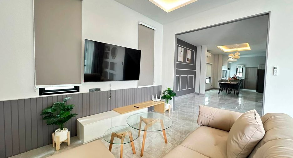 For rent 4 bedrooms house in Mueang Chiang Mai, Chiang Mai
