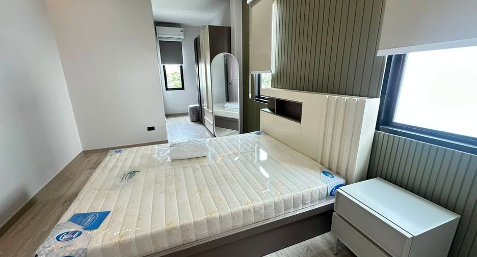 For rent 4 bedrooms house in Mueang Chiang Mai, Chiang Mai
