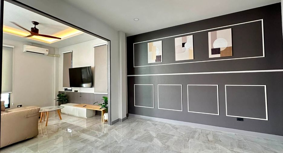 For rent 4 bedrooms house in Mueang Chiang Mai, Chiang Mai