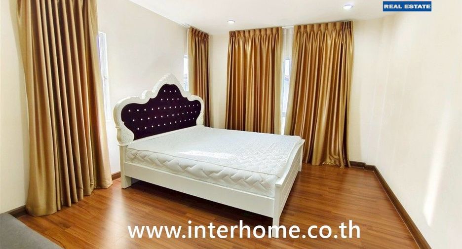 Haus zum Kauf mit 4 Zimmer in Bang Khun Thian, Bangkok