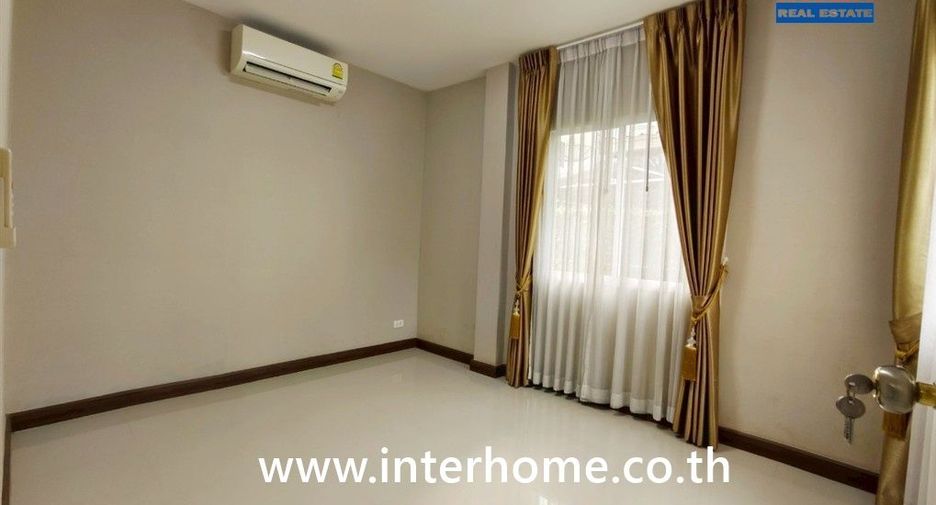 Haus zum Kauf mit 4 Zimmer in Bang Khun Thian, Bangkok