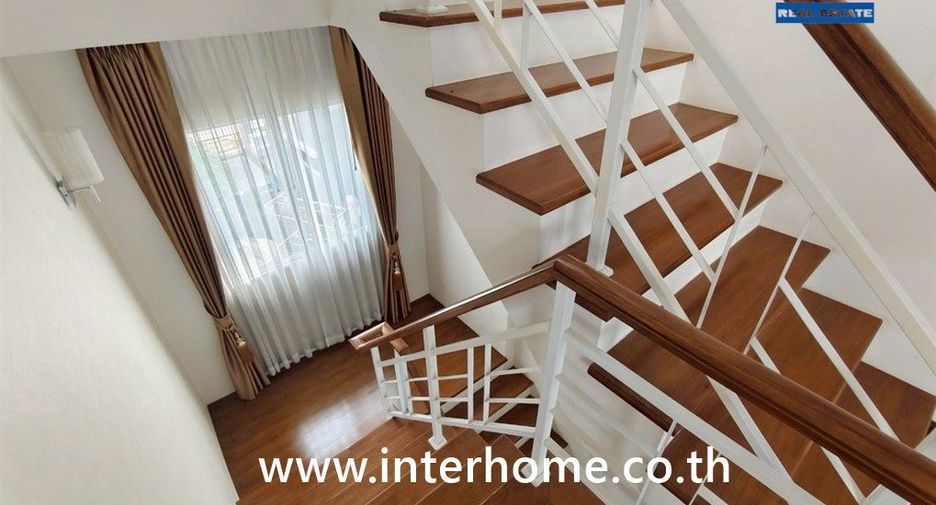 Haus zum Kauf mit 4 Zimmer in Bang Khun Thian, Bangkok