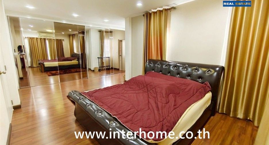Haus zum Kauf mit 4 Zimmer in Bang Khun Thian, Bangkok