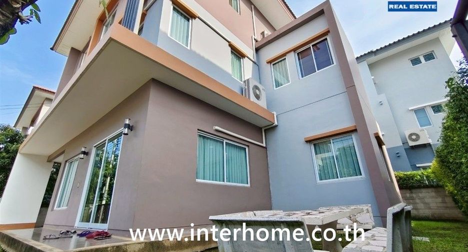 Haus zum Kauf mit 4 Zimmer in Bang Khun Thian, Bangkok