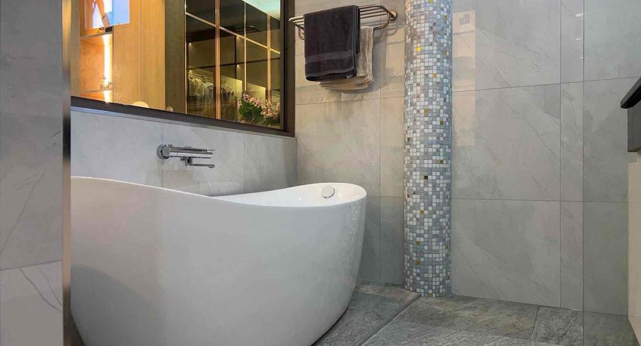 For rent 5 bedrooms villa in Bang Lamung, Chonburi