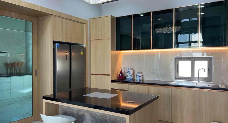 For rent 5 bedrooms villa in Bang Lamung, Chonburi