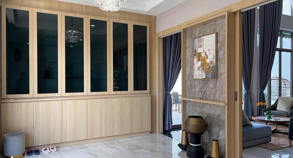 For rent 5 bedrooms villa in Bang Lamung, Chonburi