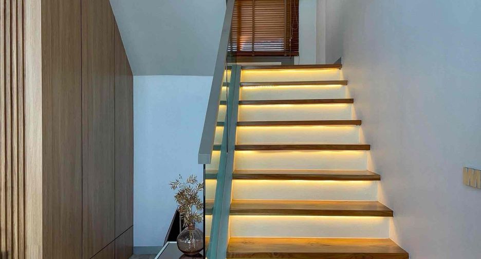 For rent 5 bedrooms villa in Bang Lamung, Chonburi