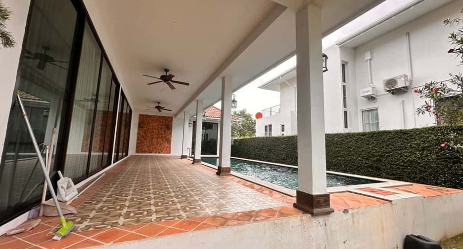 For rent 5 bedrooms house in Mueang Chiang Mai, Chiang Mai