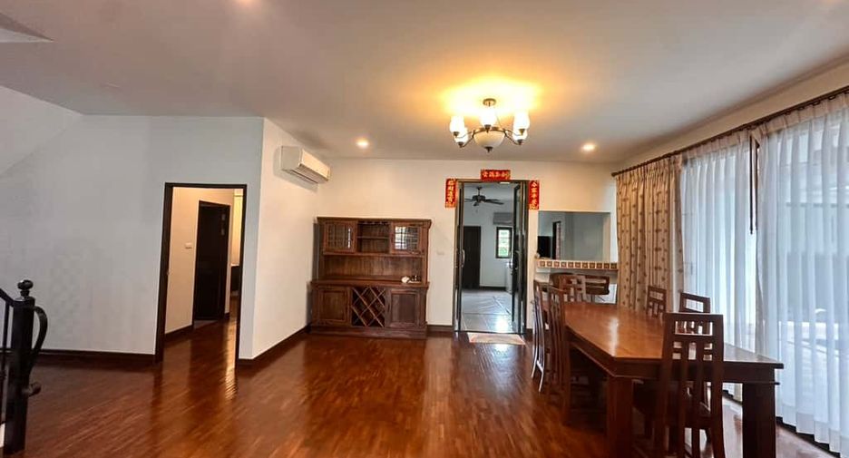 For rent 5 bedrooms house in Mueang Chiang Mai, Chiang Mai