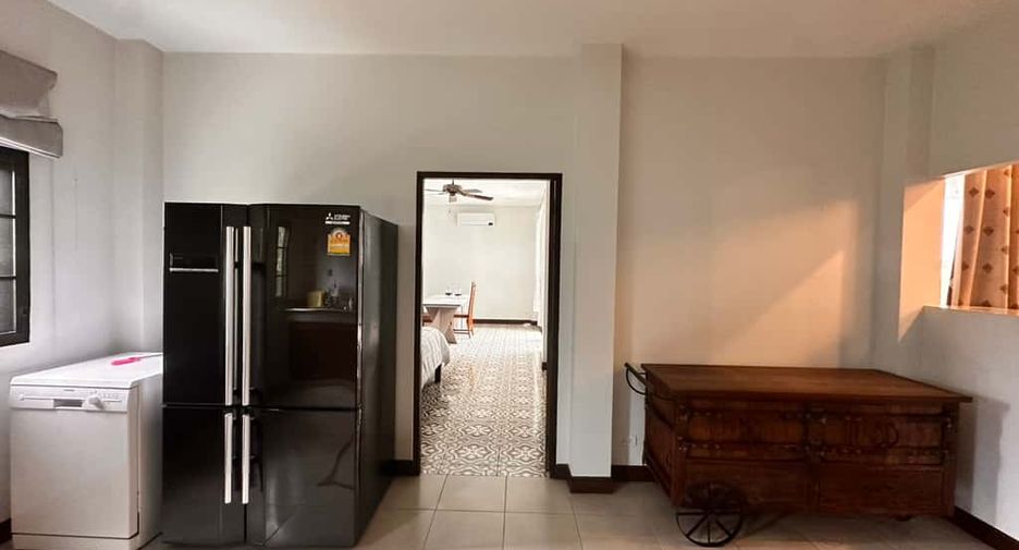 For rent 5 bedrooms house in Mueang Chiang Mai, Chiang Mai