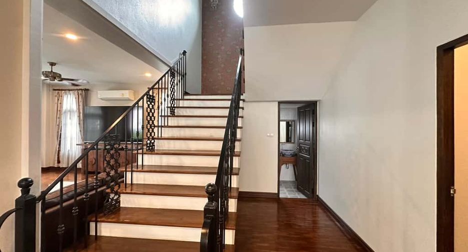 For rent 5 bedrooms house in Mueang Chiang Mai, Chiang Mai